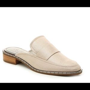 Adrianna Papell Shoes  Maddi Metallic Perla